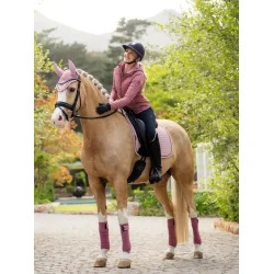 LeMieux Suede Dressage Square sadelunderlag, Blossom